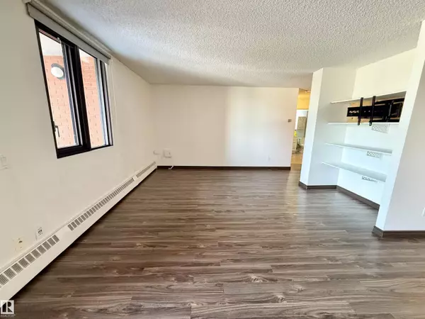 Edmonton, AB T5J3M5,#409 10145 109 st NW