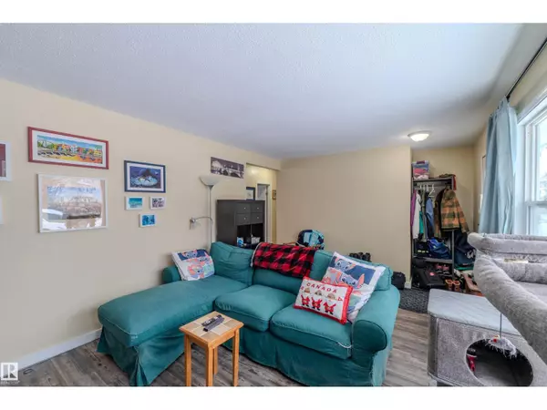 Drayton Valley, AB T7A1H4,4913 46 ST