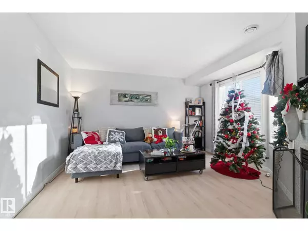 Edmonton, AB T6L7G8,#62 2505 42 ST NW