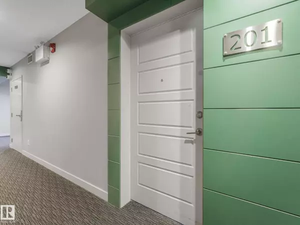 Edmonton, AB T6W0R2,#201 2588 ANDERSON WY SW