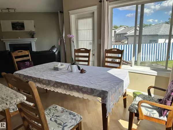 Edmonton, AB T5Y3A1,4619 151 AV NW