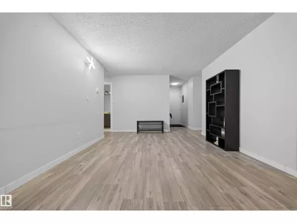 Edmonton, AB T5P2S2,#202 10615 156 ST NW