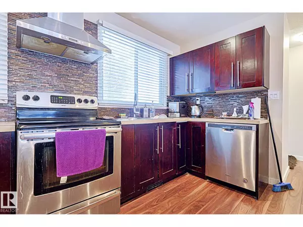 Edmonton, AB T6L2A9,5518 11A AV NW