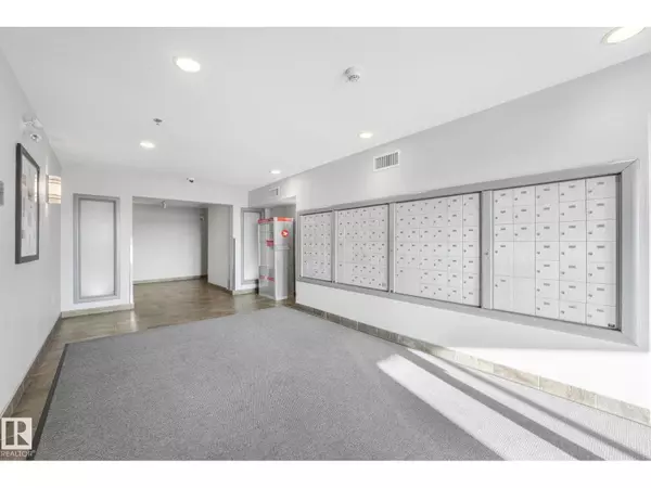 Edmonton, AB T5A5J5,#402 530 Hooke RD NW