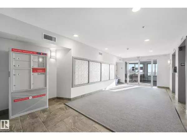 Edmonton, AB T5A5J5,#402 530 Hooke RD NW