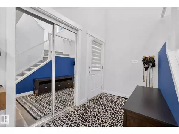 Edmonton, AB T6W2J7,17727 13 AV SW