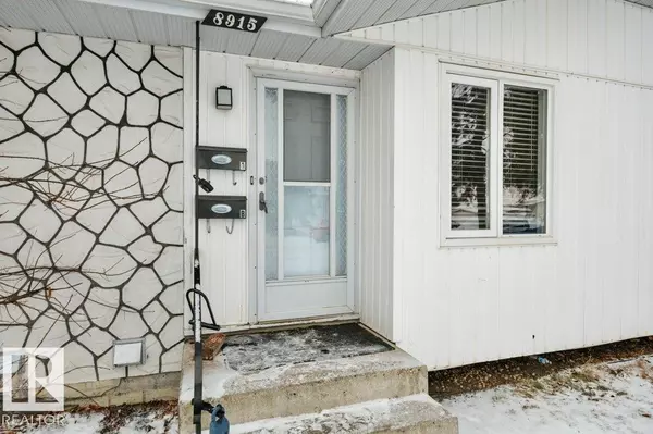 Edmonton, AB T5E2A7,8915 138 AV NW