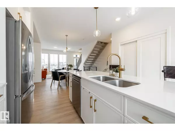 Edmonton, AB T6W5T2,7529 KLAPSTEIN LI SW