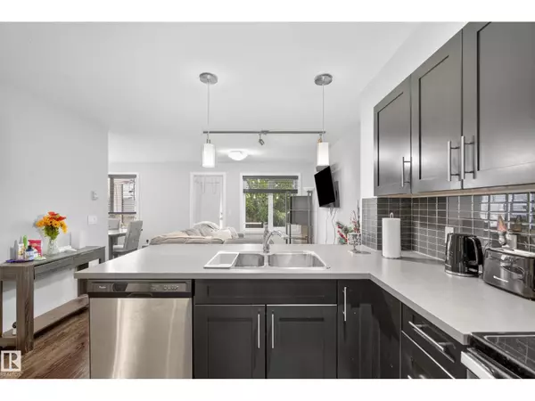 Edmonton, AB T6W3E4,#107 1031 173 ST SW