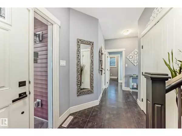 Edmonton, AB T6T1A3,3411 8 ST NW