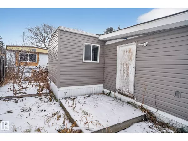 Edmonton, AB T5Y4M2,543 EVERGREEN ST NW