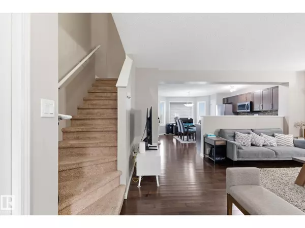 Edmonton, AB T6X0T6,6910 21A AV SW