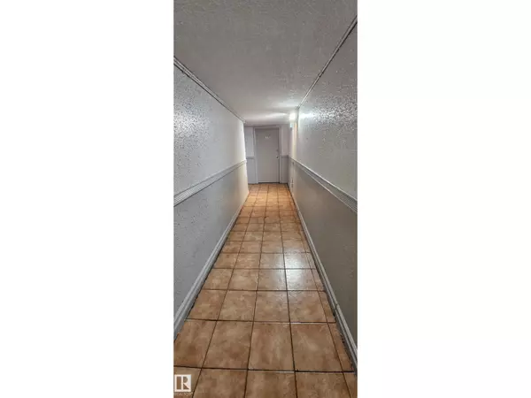 Edmonton, AB T5W0Z6,#108 3720 118 AV NW