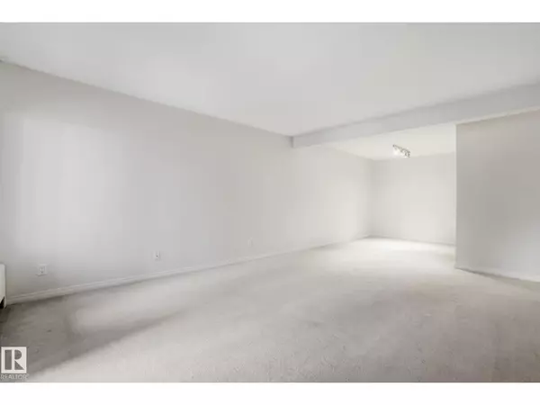 Edmonton, AB T6G0R4,#101 11115 80 AV NW