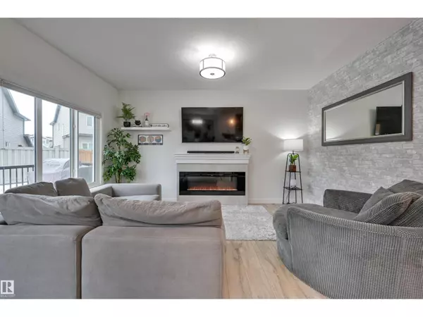 Edmonton, AB T6W4L4,7234 CHIVERS PL SW