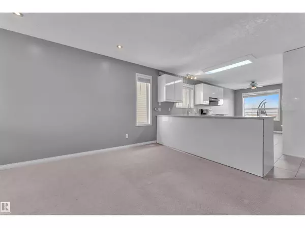 Edmonton, AB T6W1C6,829 BLACKLOCK WY SW