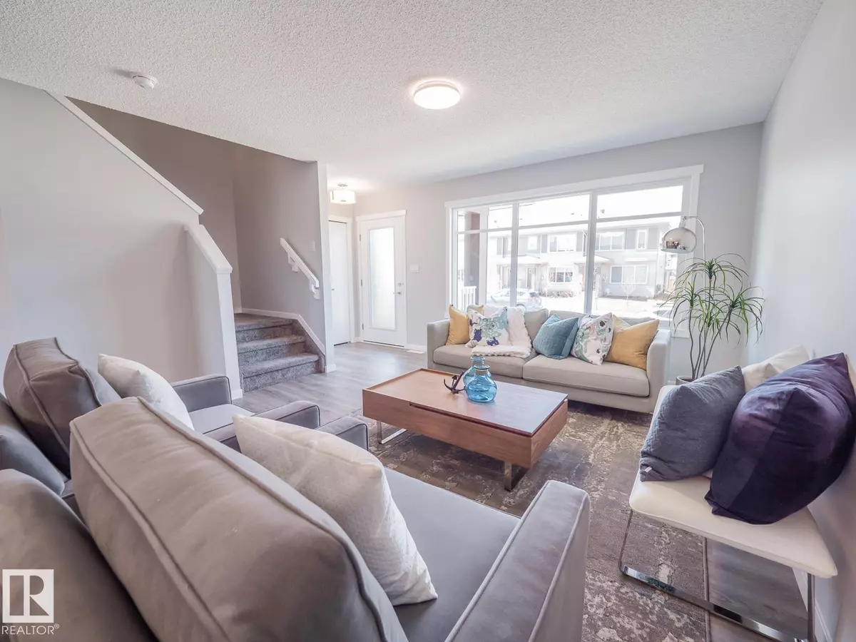 Edmonton, AB T5Y4G8,326 172 AV NW