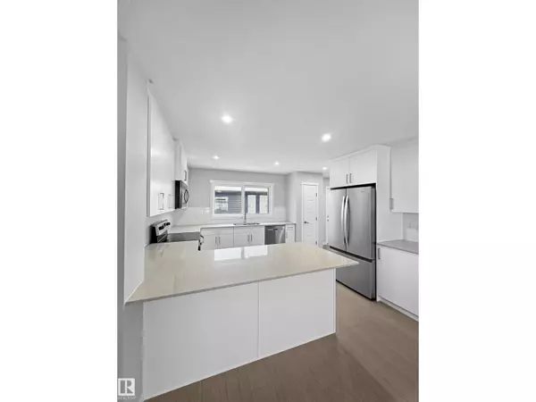 17668 69A ST NW, Edmonton, AB T5Z0W8