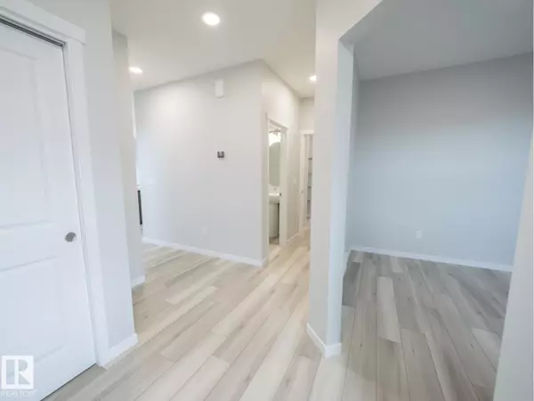 Edmonton, AB T5Y4K3,17624 4 ST NE