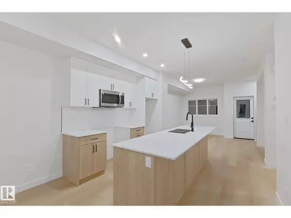 #65 18120 28 AV SW, Edmonton, AB T6W4V2