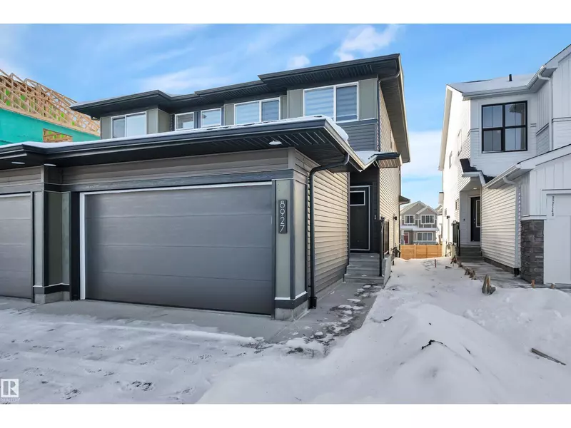 8927 ELVES LO NW, Edmonton, AB T6M3G3