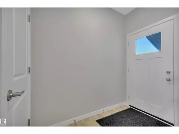 Edmonton, AB T6M3G3,8927 ELVES LO NW