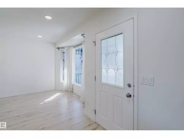 Edmonton, AB T5T6P3,1665 GLASTONBURY BV NW