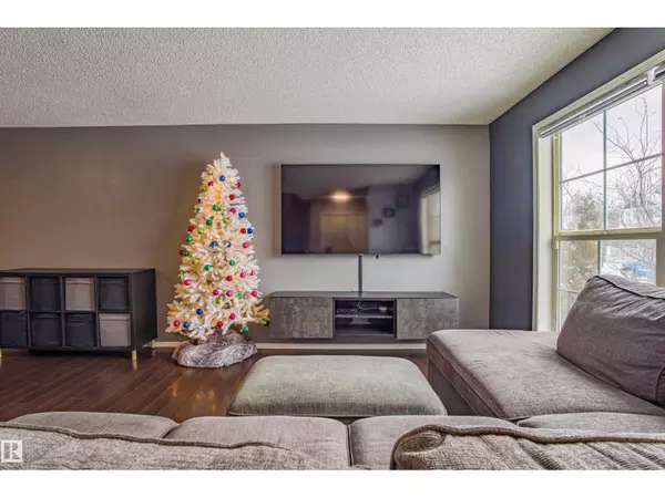 Edmonton, AB T6X0K3,7312 19A AV SW