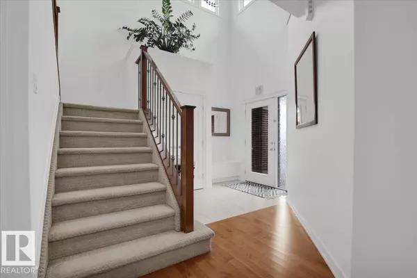 Edmonton, AB T6X2J2,620 42 ST SW