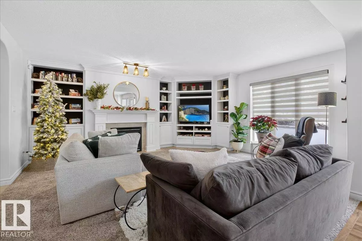 Sherwood Park, AB T8A6C5,82 Highland Close