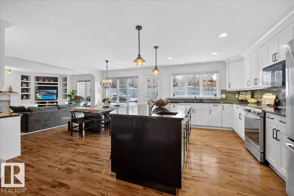 Sherwood Park, AB T8A6C5,82 Highland Close