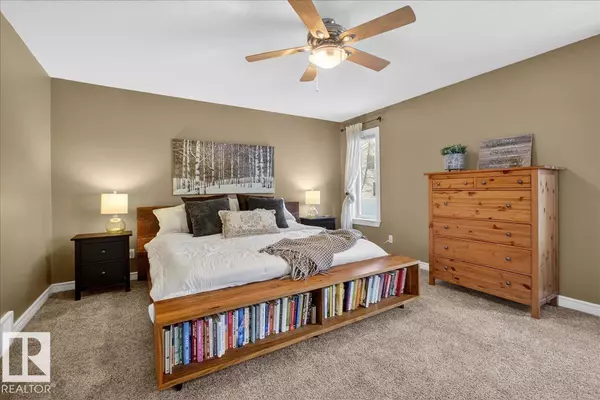 Sherwood Park, AB T8A6C5,82 Highland Close