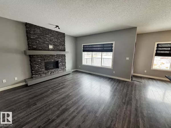 Edmonton, AB T5T5W7,1352 SECORD LANDING LD NW