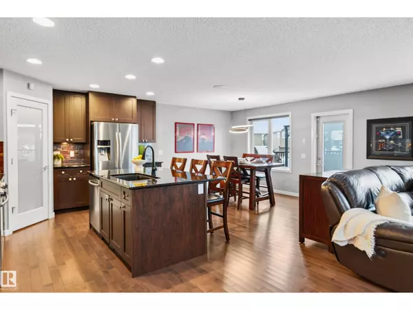 21711 85 AV NW, Edmonton, AB T5T2J6