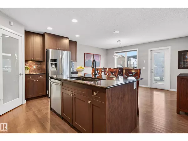 Edmonton, AB T5T2J6,21711 85 AV NW