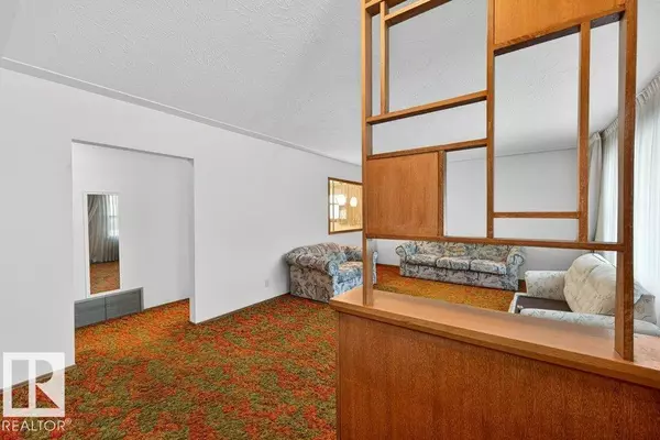 Edmonton, AB T5W3R4,12224 55 ST NW NW