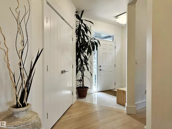 Edmonton, AB T5S0M4,1265 Peregrine Terrace NW