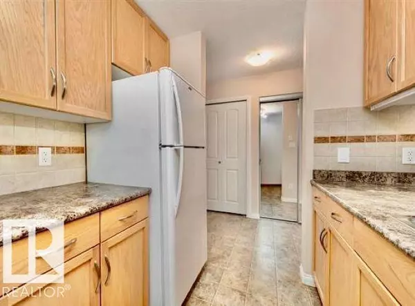 Edmonton, AB T6R0R6,#208 1204 156 ST NW