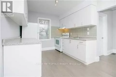 Toronto (crescent Town), ON M4C1X1,79 Dentonia Park AVE #- Upper