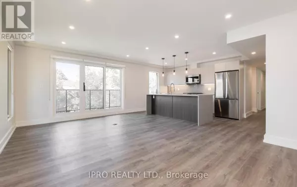 Toronto (greenwood-coxwell), ON M4L3A2,109 Rhodes AVE #3