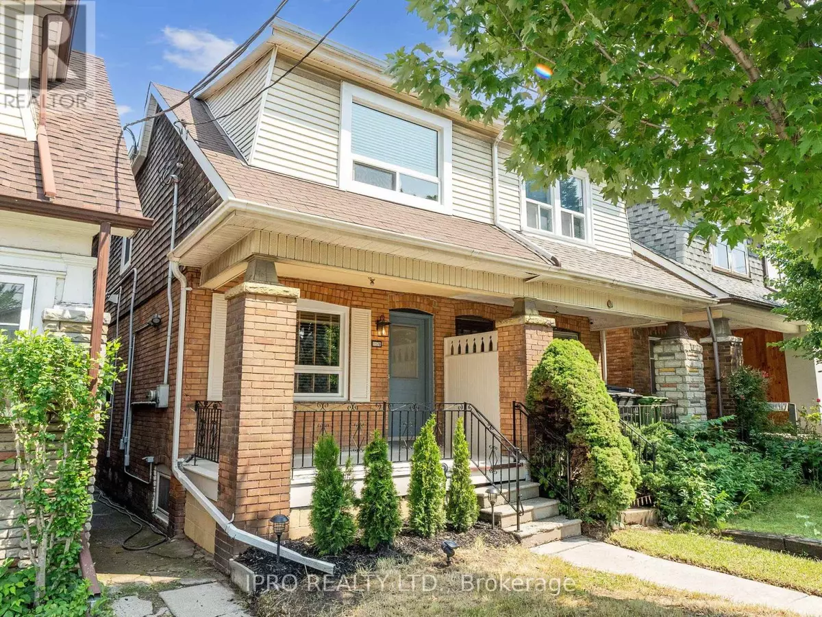 Toronto (south Riverdale), ON M4L1Y4,1178 GERRARD STREET E