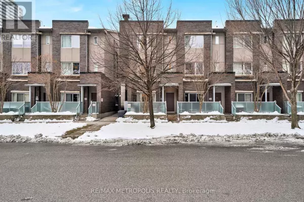 Toronto (agincourt South-malvern West), ON M1S0L2,295 Village Green SQ #TH55