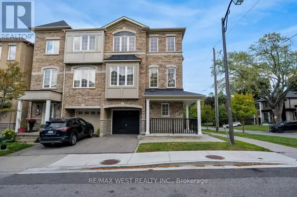 Toronto (scarborough Village), ON M1J3J5,6 DALE AVENUE