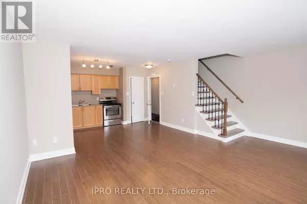 Toronto (danforth Village-east York), ON M4K3V2,920 Pape AVE #UPPER