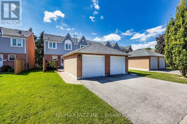 10 Bassett BLVD #102, Whitby (pringle Creek), ON L1N9C5