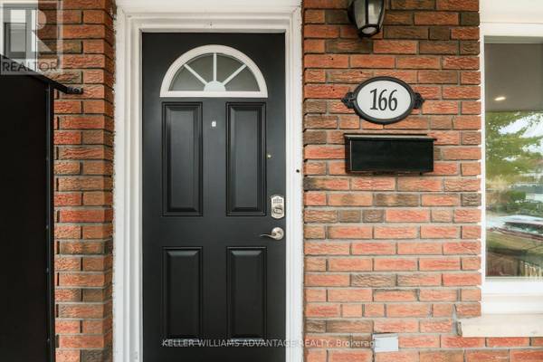 166 VIRGINIA AVENUE, Toronto (danforth Village-east York), ON M4C2T4