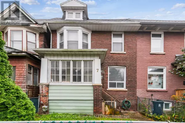 Toronto (greenwood-coxwell), ON M4L1J5,7 CHERRY NOOK GARDENS