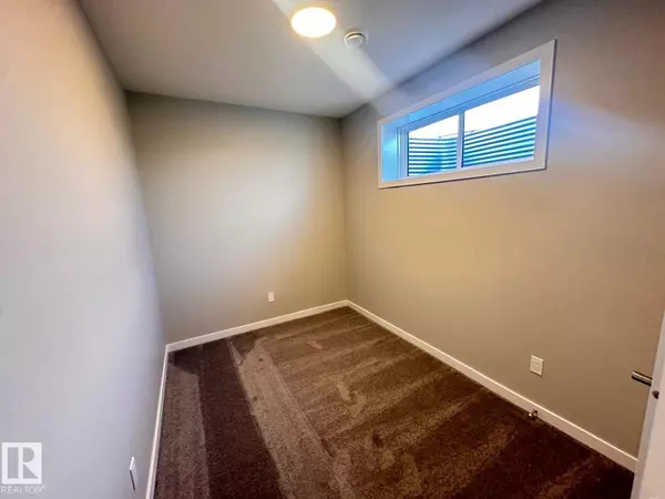 Edmonton, AB T6M3G4,#Basement 8668 EDGEMONT LI NW NW