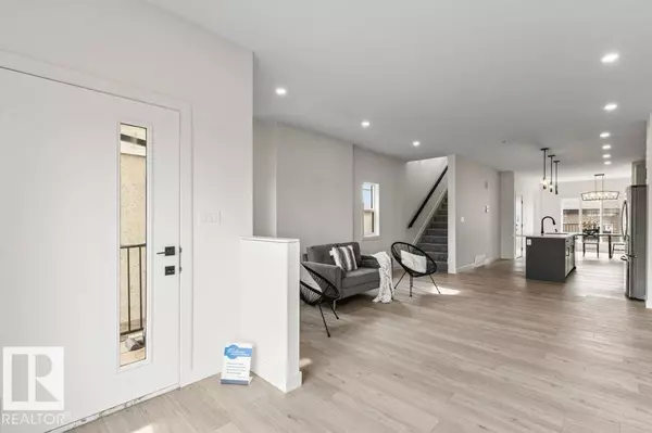 Edmonton, AB T5P2X3,9826 158 ST NW