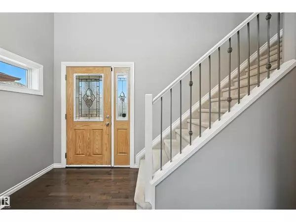 Edmonton, AB T6M0K3,1785 HAMMOND CR NW